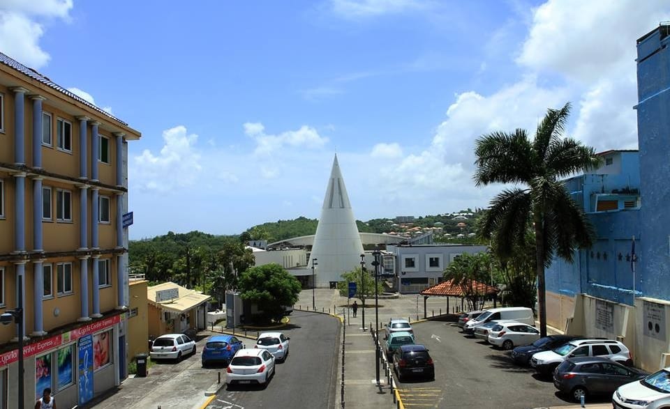 Système dalarme pour protéger contre les lamentins en Martinique.