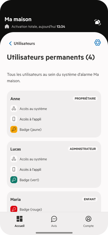 Utilisateurs de lapplication dalerte en Martinique consultant leurs smartphones.